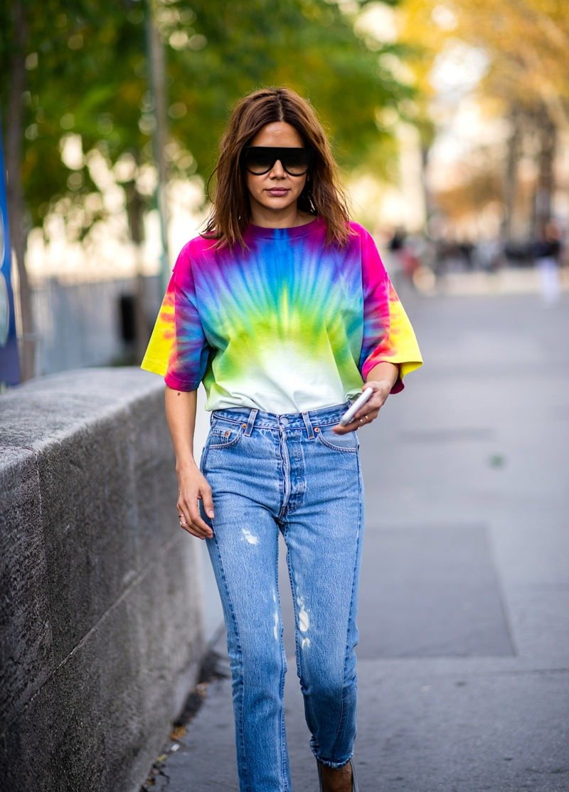 Яркие джинсы женские с чем носить фото